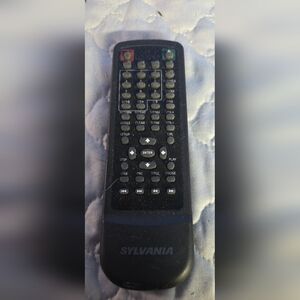 MM3 Sylvania YL-2023C TV Remote Control Tested Works Original Genuine